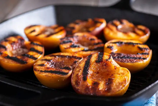 Pêches grillées au barbecue