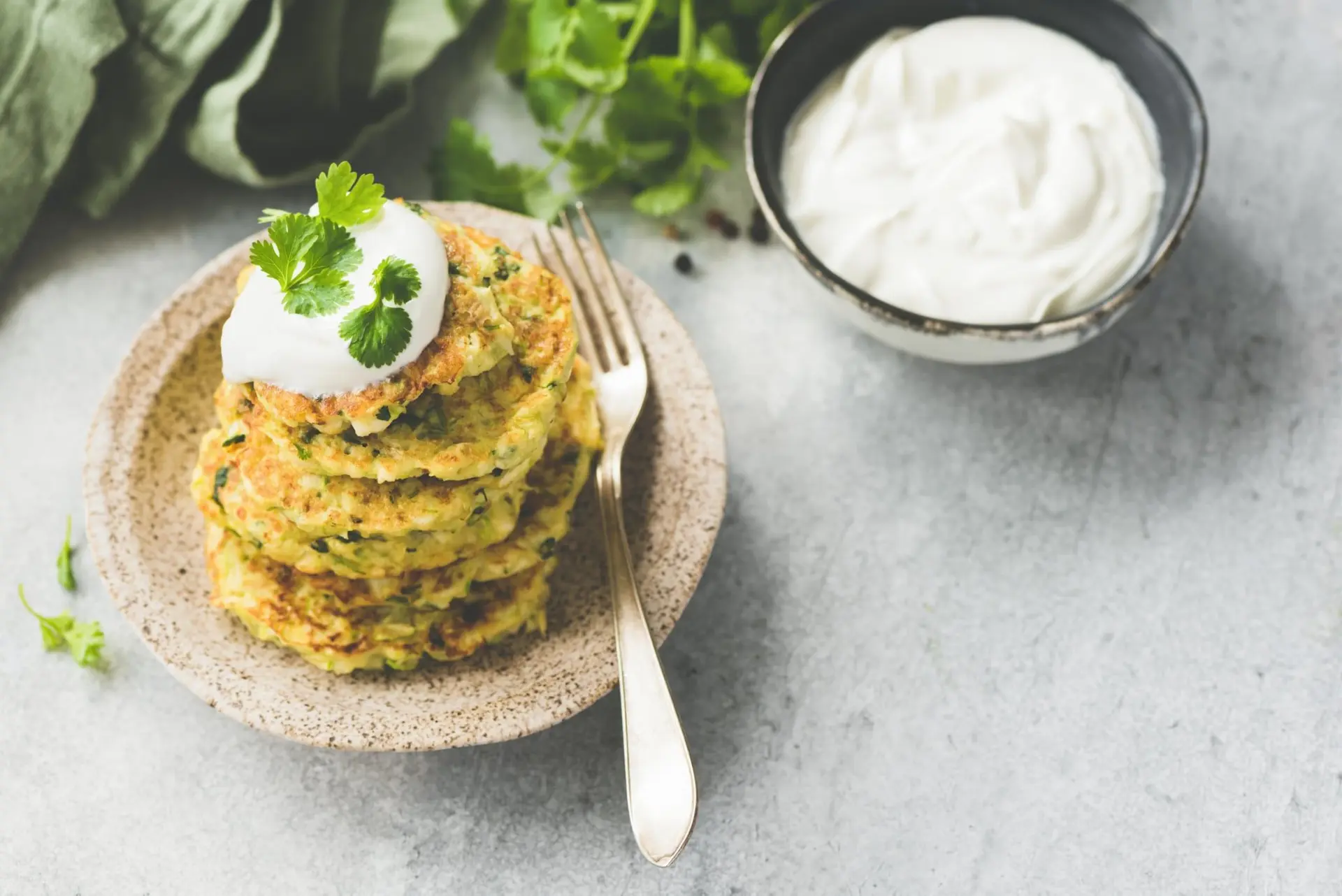 Beignets de légumes de courgettes, choux et pommes de terre