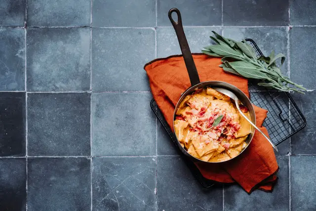 Pappardelle à la courge butternut, pancetta et sauge