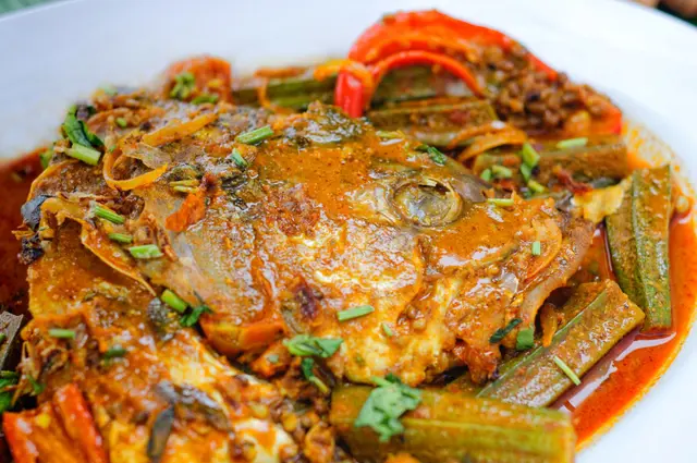 Curry de poisson à l'okra