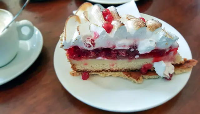 Tarte aux groseilles et meringue