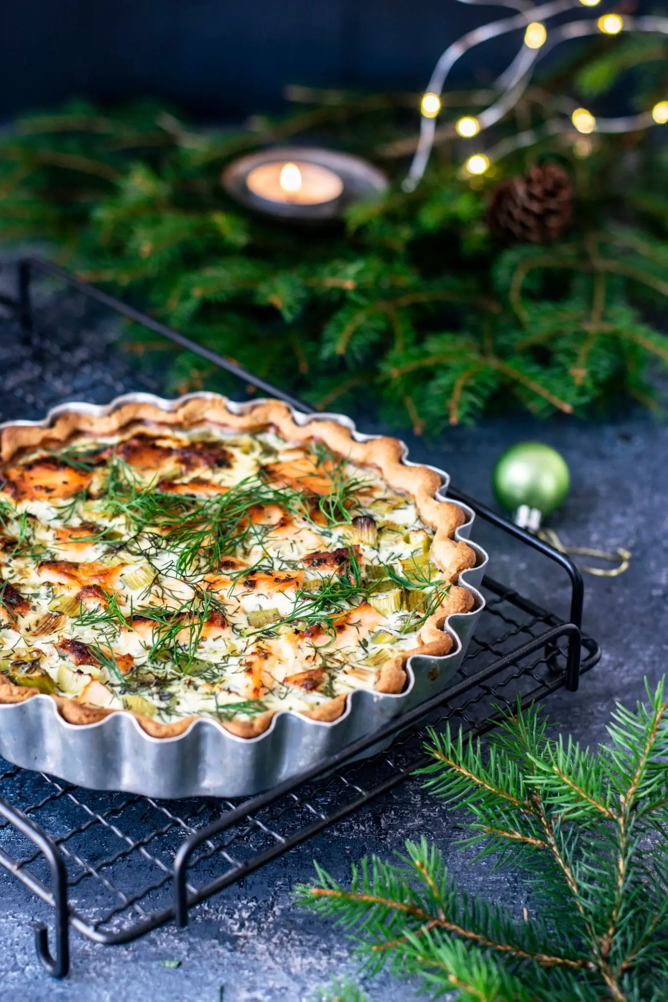 Tarte au saumon, pommes de terre et aneth frais