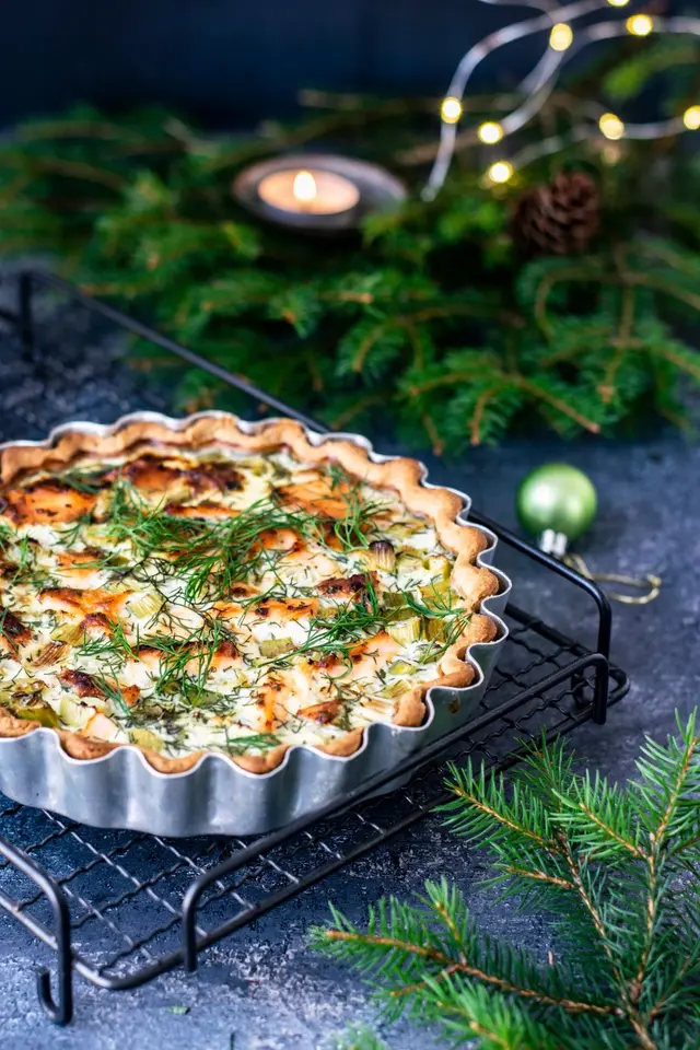 Tarte au saumon, pommes de terre et aneth frais