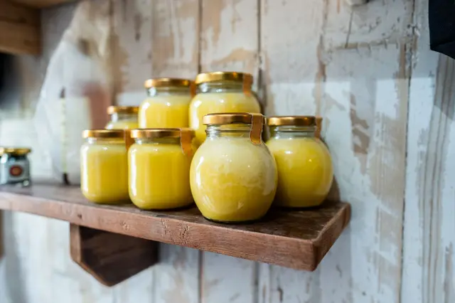 Beurre clarifié (ghee) maison : la technique rapide pour cuire sans brûler