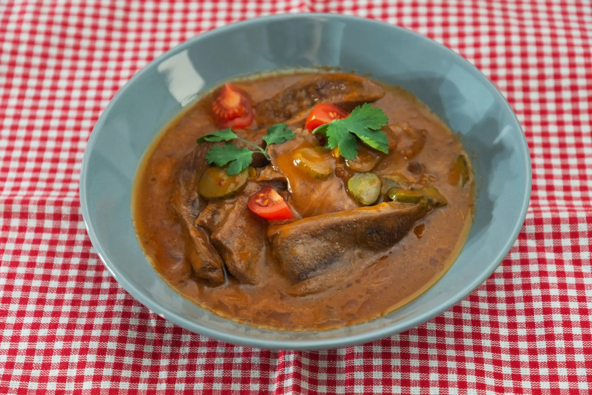 Langue de bœuf sauce piquante