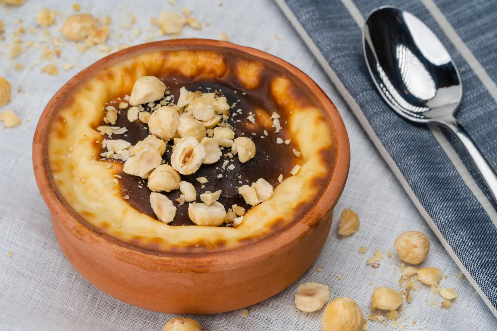 Riz au lait en cocotte avec des noisettes