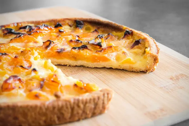 Tarte fine aux abricots