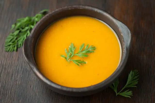 Soupe végétalienne de courge musquée