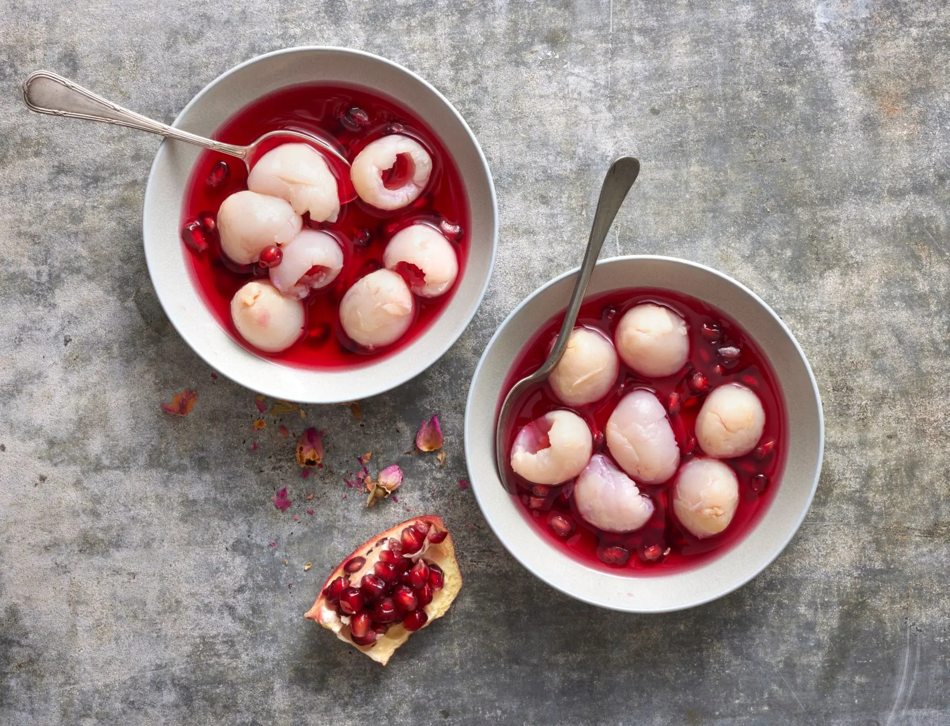 Salade de litchis à la rose et grenade
