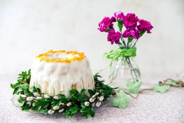 Baba Polonais de Pâques aux écorces d'oranges confites
