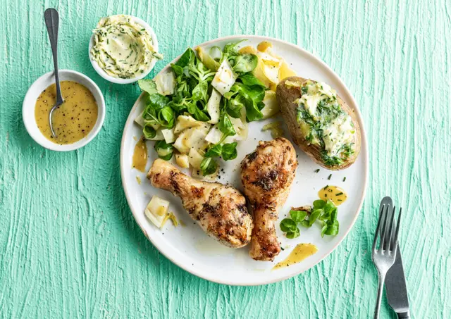 Pilons de poulet à la pomme de terre farcie au beurre d'herbes