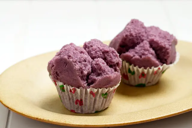 Purple Kue Mangkok (Chinois Fa Gao ou Fortune Cake)