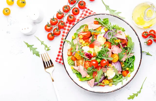 Recette de salade au thon frais et légumes