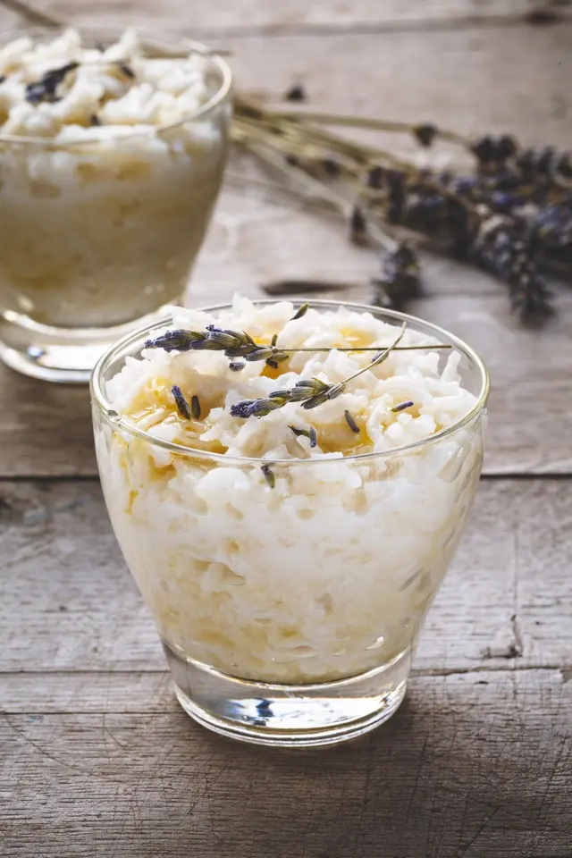 Riz au lait à la lavande et au miel