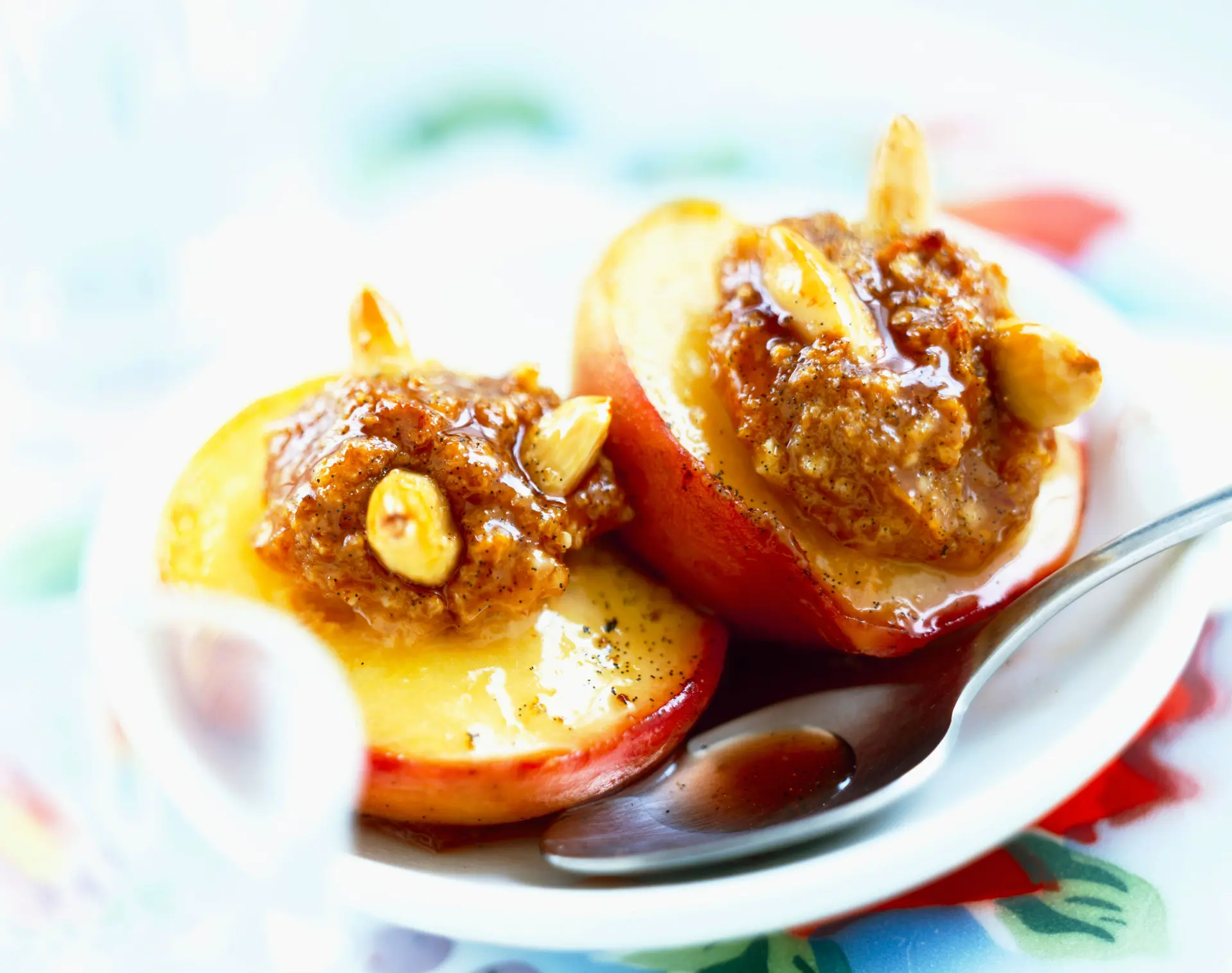 Pêches fourrées et gratinées