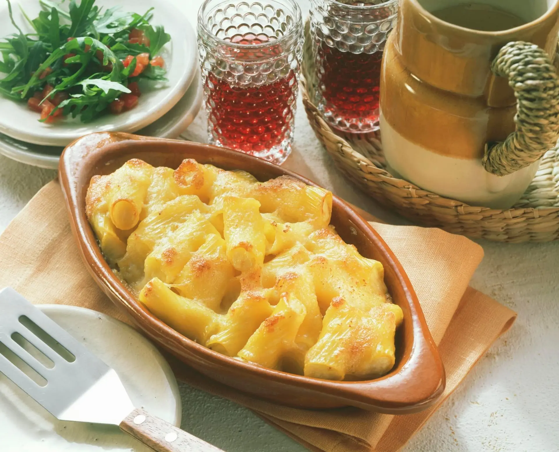 Gratin de rigatonis farcis au chou-fleur et gratinés au fromage