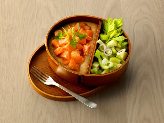 Salade d'amarante au saumon et au céleri-branche