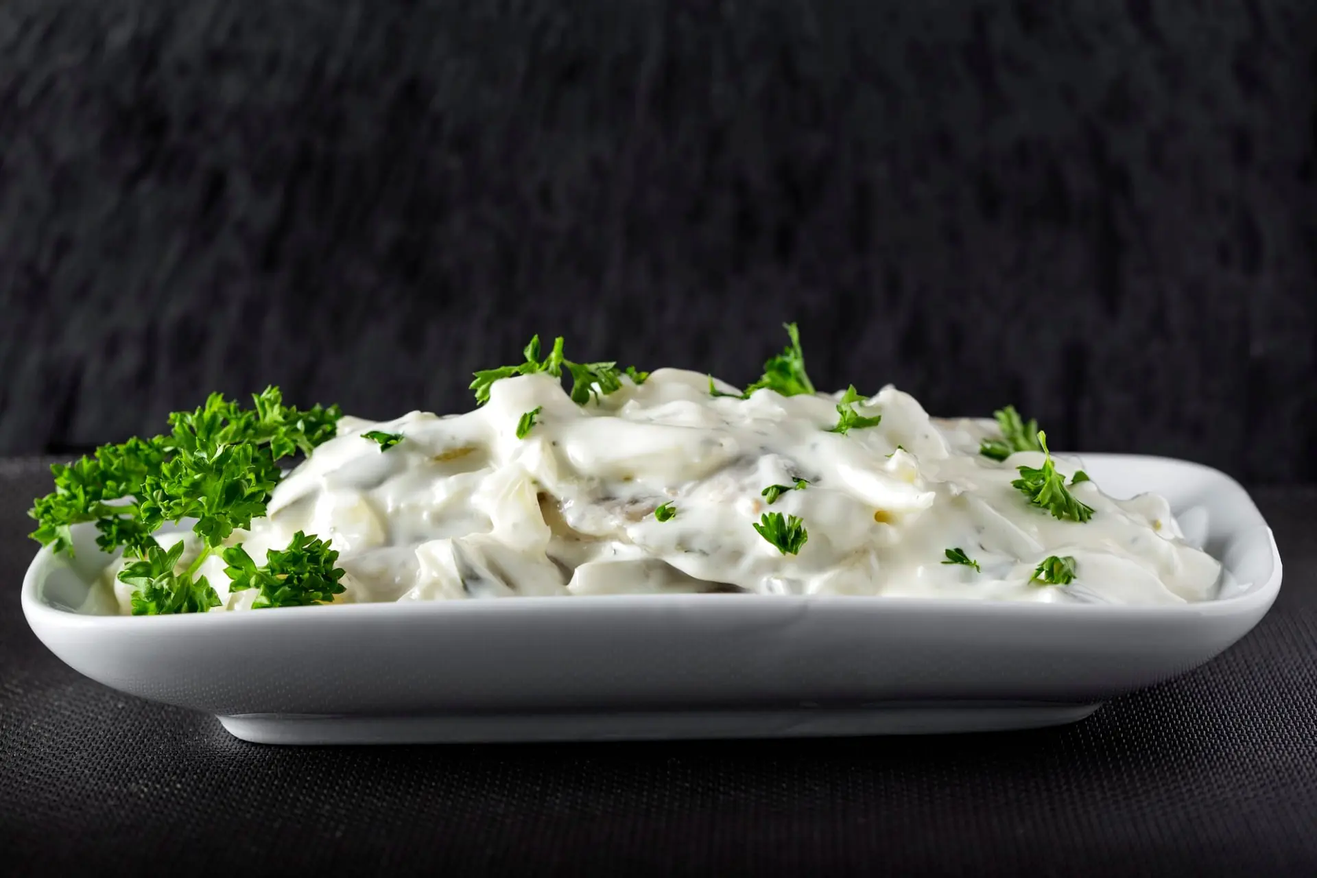 Poisson mariné, sauce mayonnaise