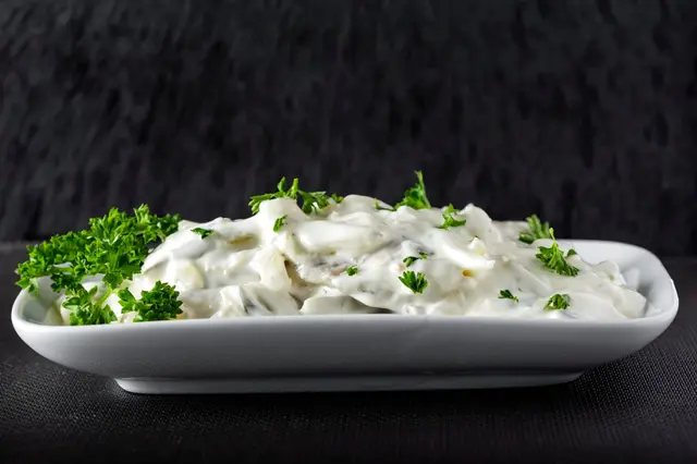 Poisson mariné, sauce mayonnaise
