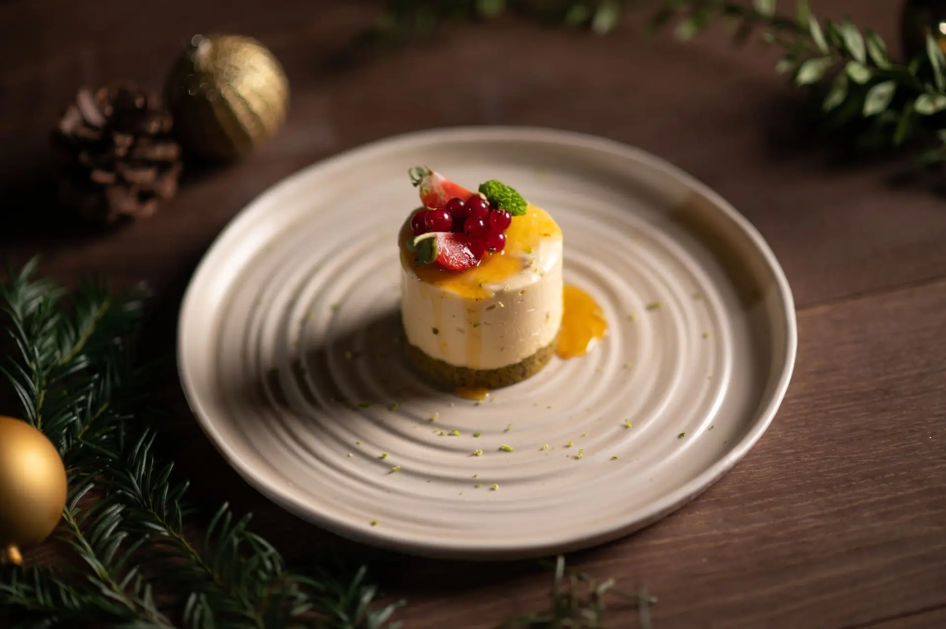 Mousse au café avec fraise et canneberges