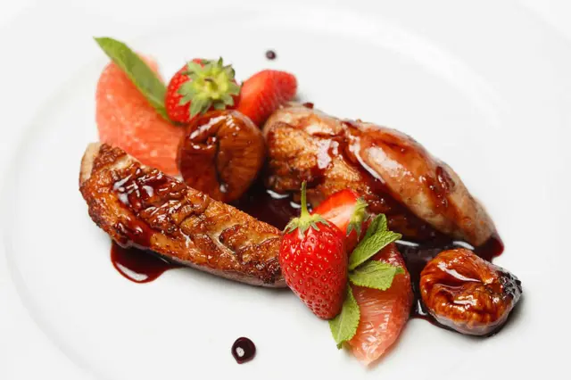 Recette magrets de canards sauce aigre-douce aux fraises et figues