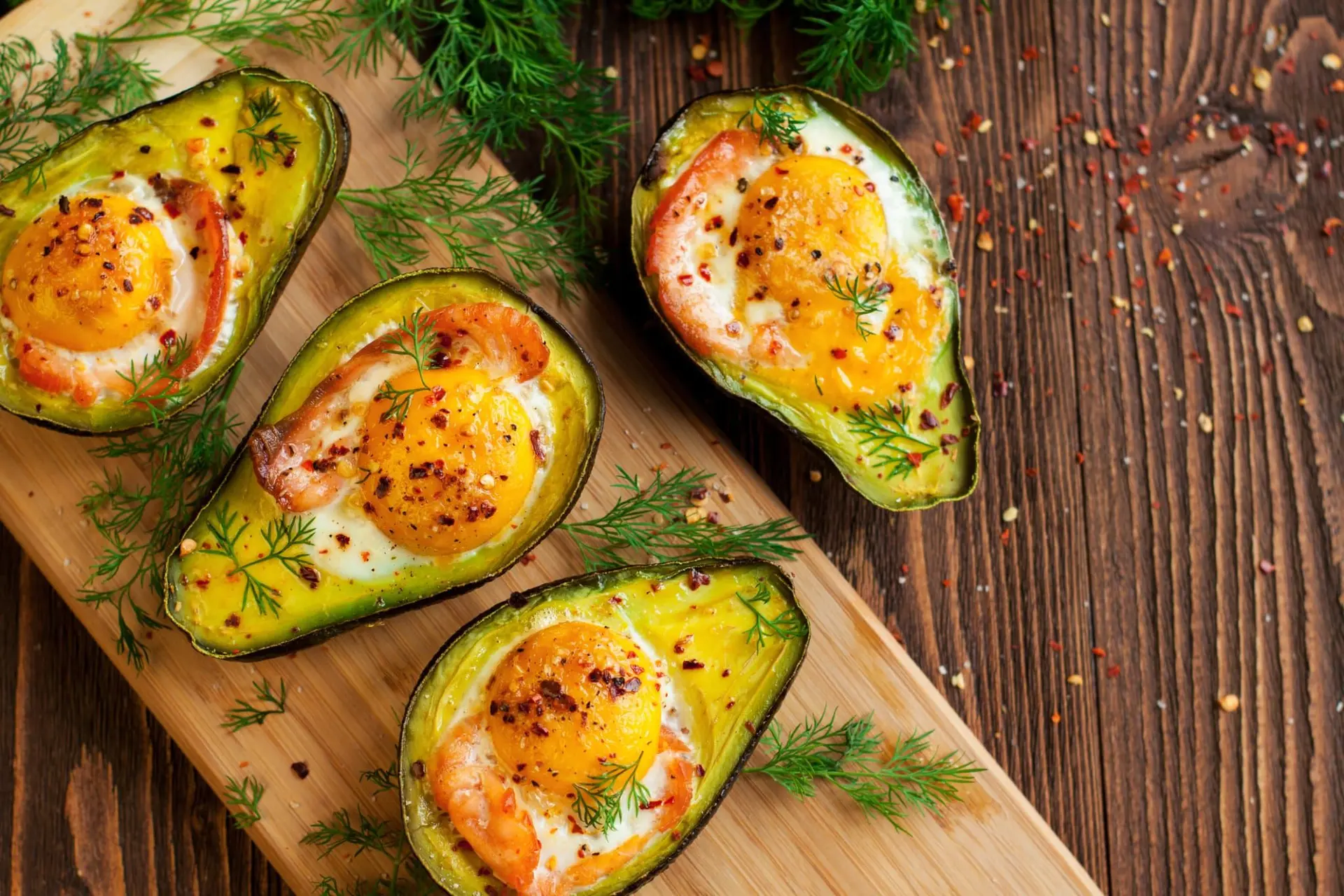 Recette originale d'avocat à l'œuf et au saumon fumé