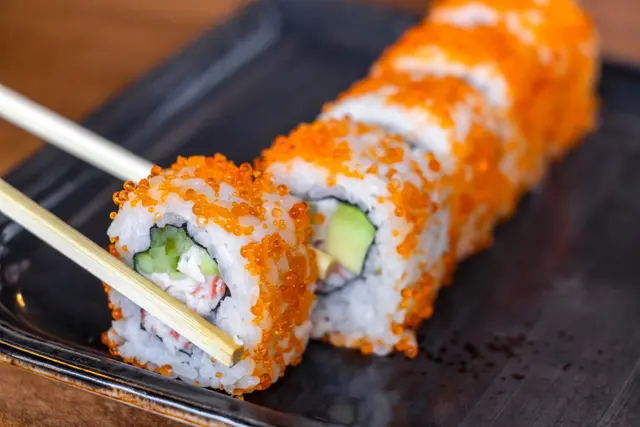 Recette sushis au saumon et œuf de lump