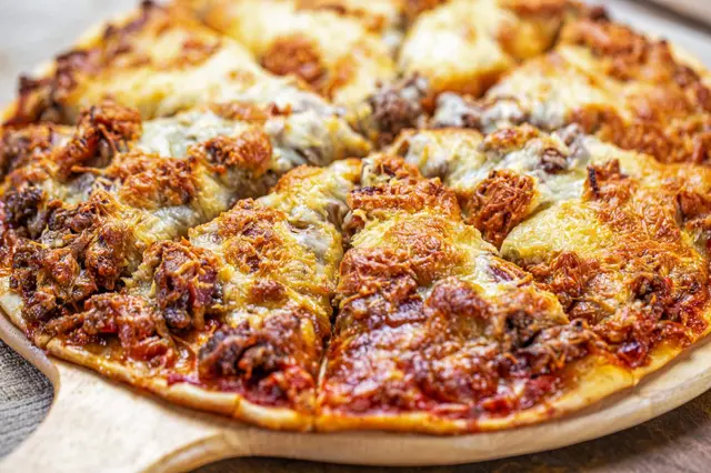 Pizza-Cheeseburger