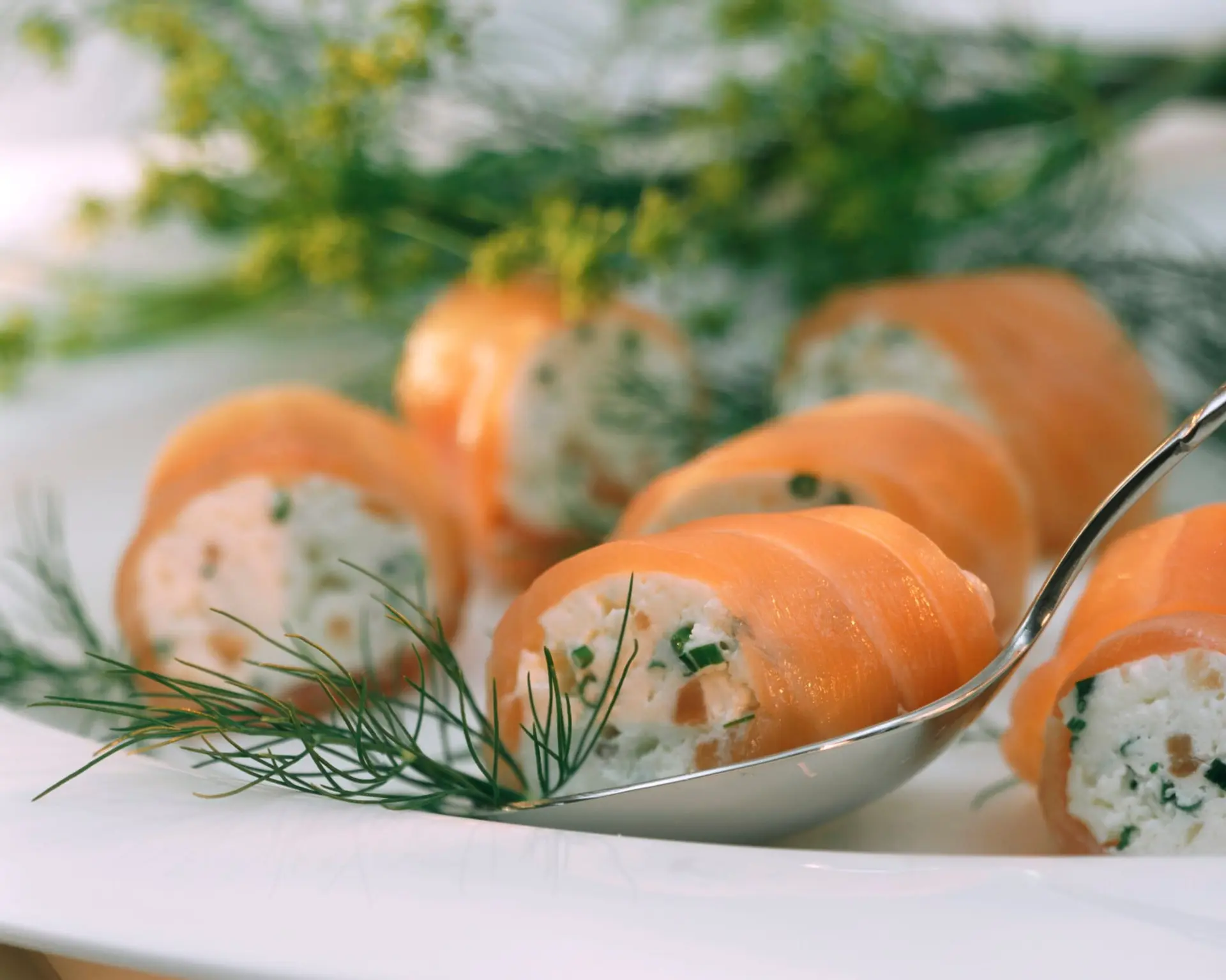 Rouleaux de saumon fumé farcis