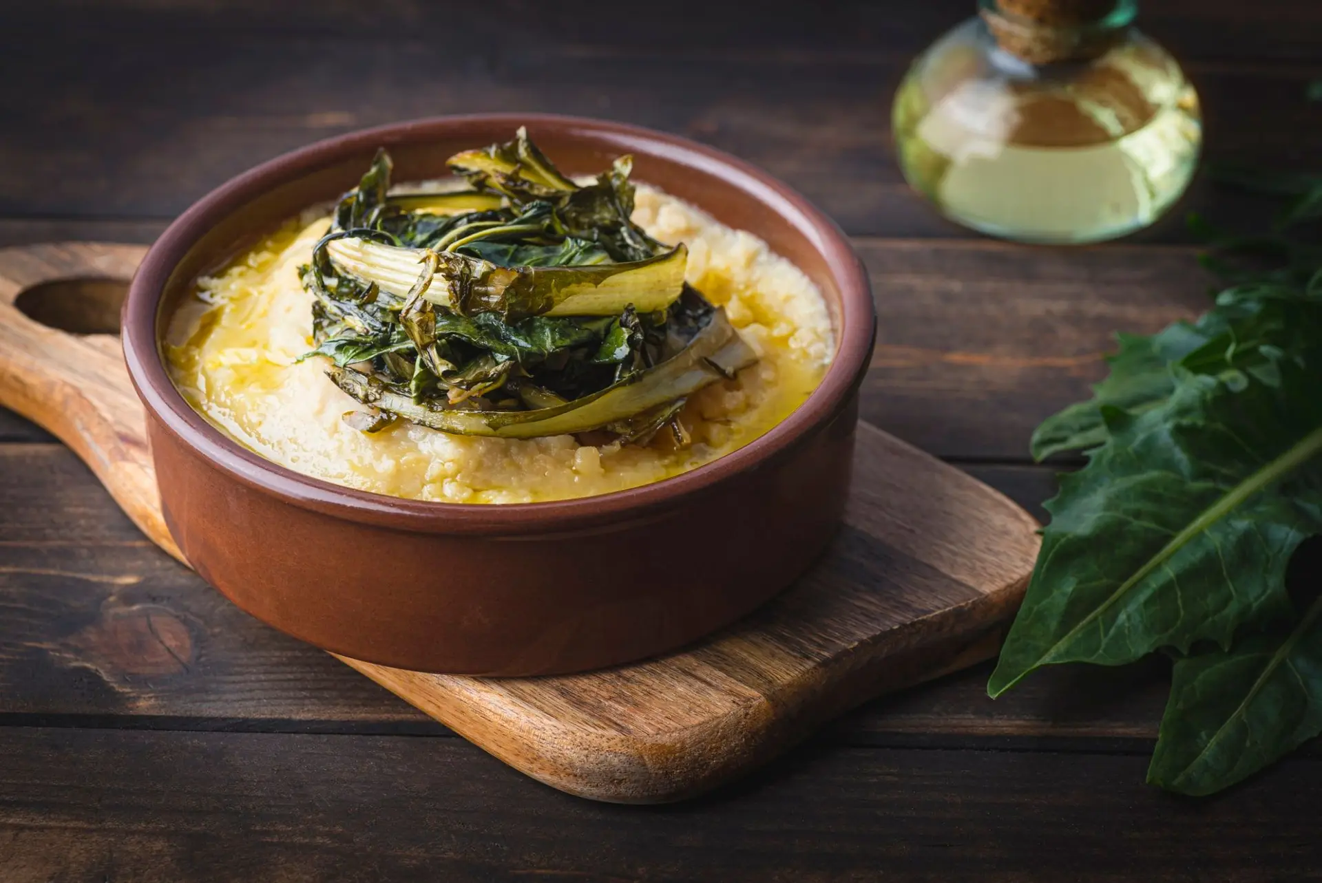 Fave e cicoria : bouillie de fèves avec chicorée aux asperges