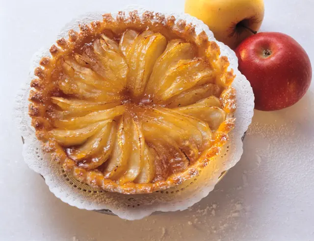 Tarte fine aux pommes caramélisées
