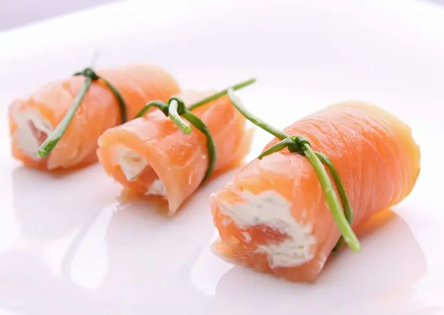 Rouleau de saumon fumé au fromage frais