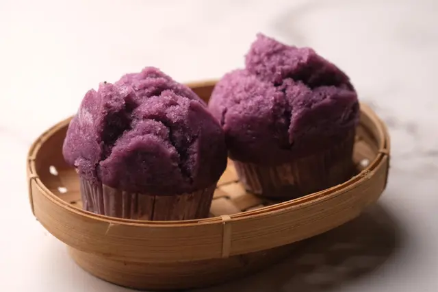 Bolu kukus ubi ungu dessert indonésien