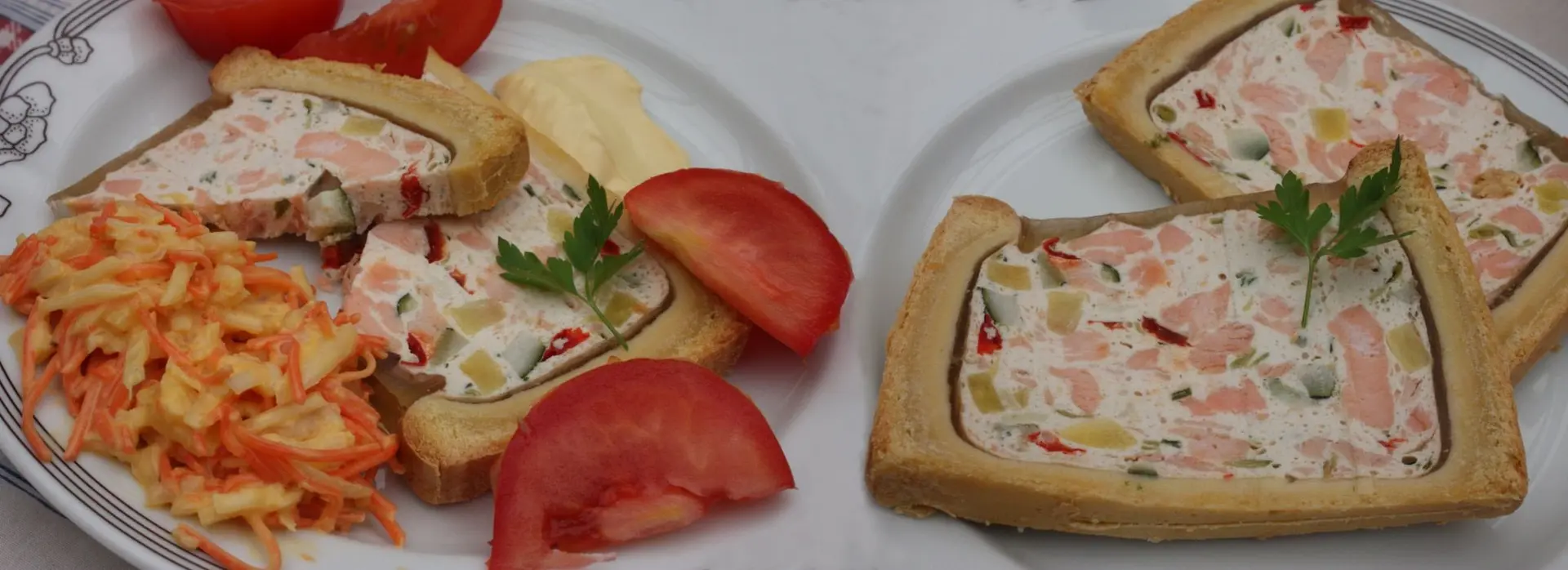 Galantine de saumon servie avec salade de choux