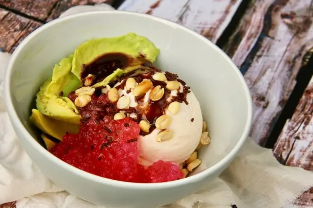 Es Podeng : sundae de crème glacée coco traditionnel de Jakarta