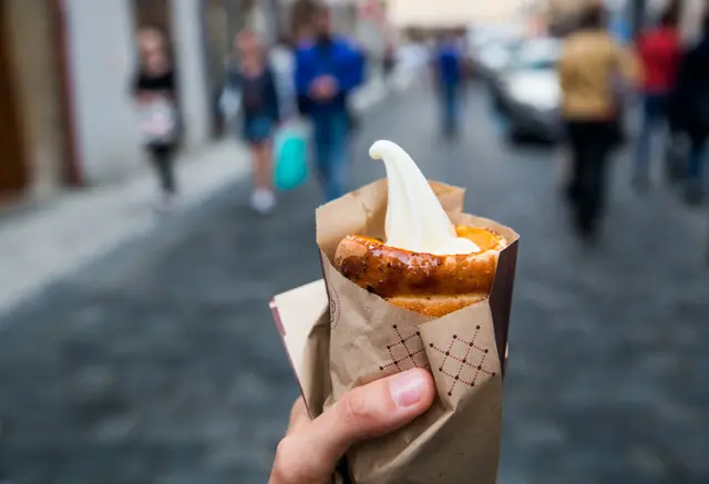 Trdelník (rouleau de pâte sucré évidé)