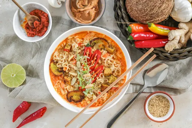 Soupe aux nouilles et tofu