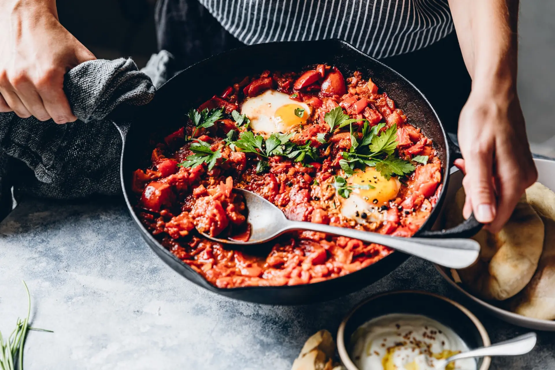 Recette de shakshuka avec des œufs pochés