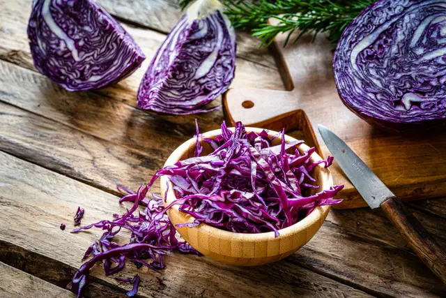 Recette toute simple de salade de chou rouge à l'huile de noix