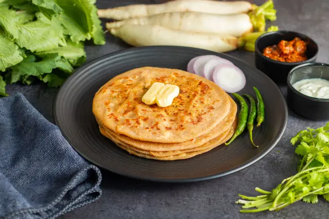 Mooli paratha, pain indien farci de radis râpé
