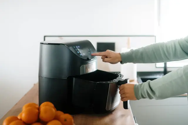 Guide d’achat : Comment choisir une friteuse sans huile ?