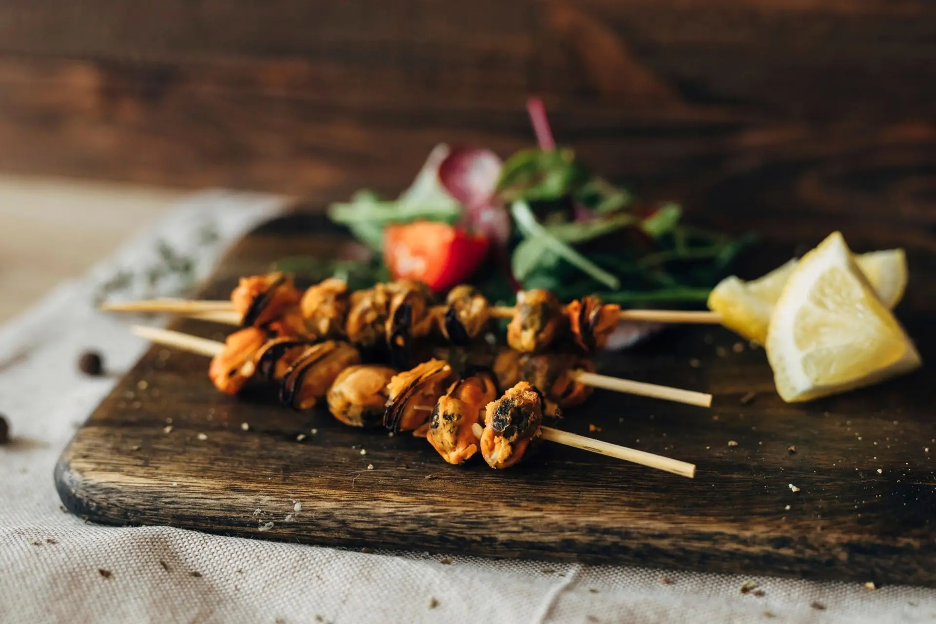 Brochettes de moules grillées