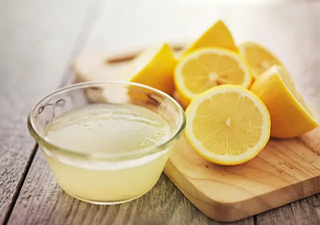 Jus de citron contre l’oxydation : la technique des chefs pour garder vos fruits et légumes parfaits
