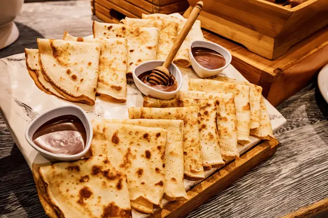 Guide d’achat des meilleures crêpières, comparatif entre les meilleures marques (fonte, antiadhésives, électriques & crêpes party)