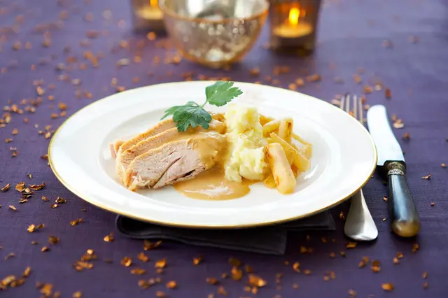 Blanc de poularde, sauce au whisky, salsifis rôtis et purée de pommes de terre