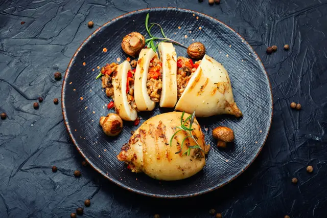 Calmars grillés fourrés aux champignons