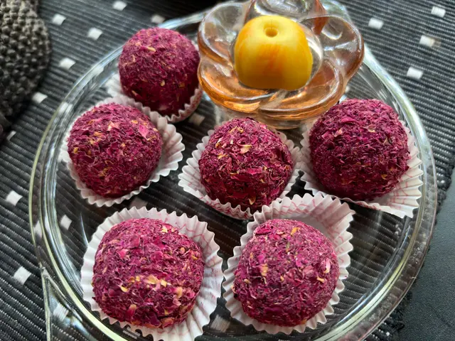 Rose laddu indien