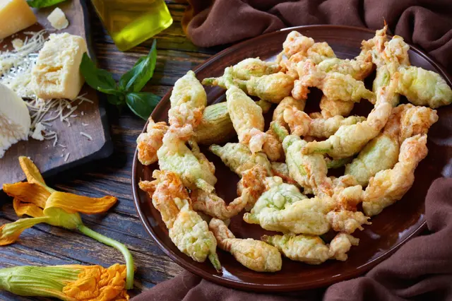 Fleurs de courgettes frites