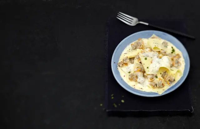Tagliardi à la crème de coques et émulsion iodée