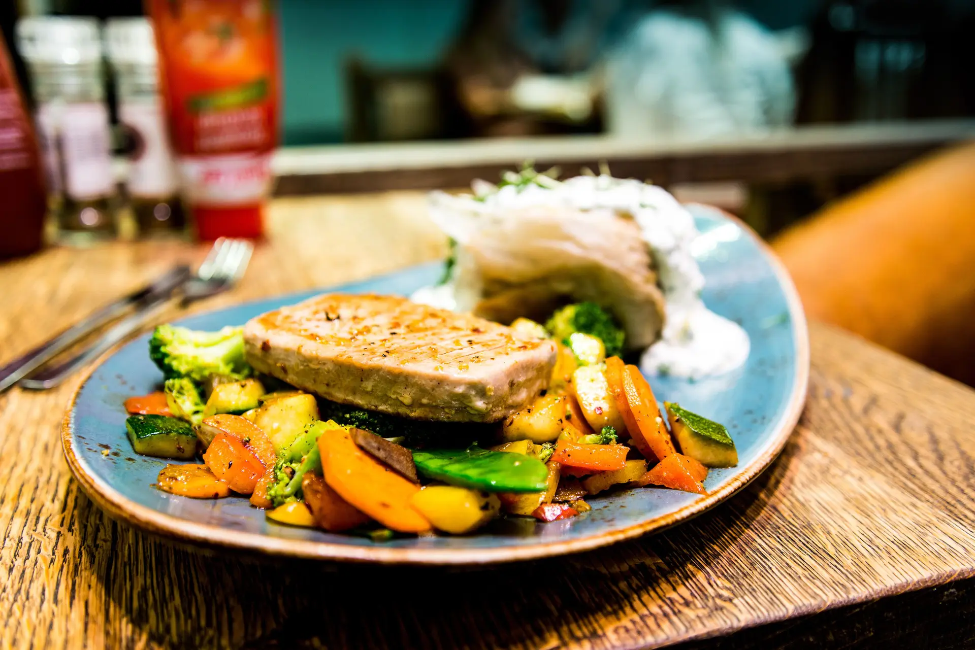 Bar poêlé aux petits légumes
